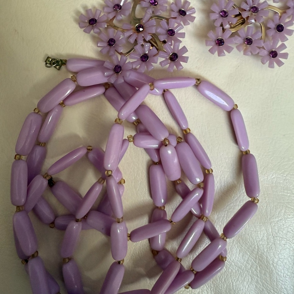 Vintage clip on earrings and doubled up necklace from 1950s